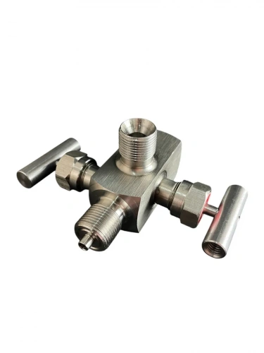 БКН2-67-12Х18Н10Т Блок клапанный 2-х вент. 1/2"NPT(Н)/1/2"NPT(В)/1/4"NPT(В), Pу40МПа УТ000020075